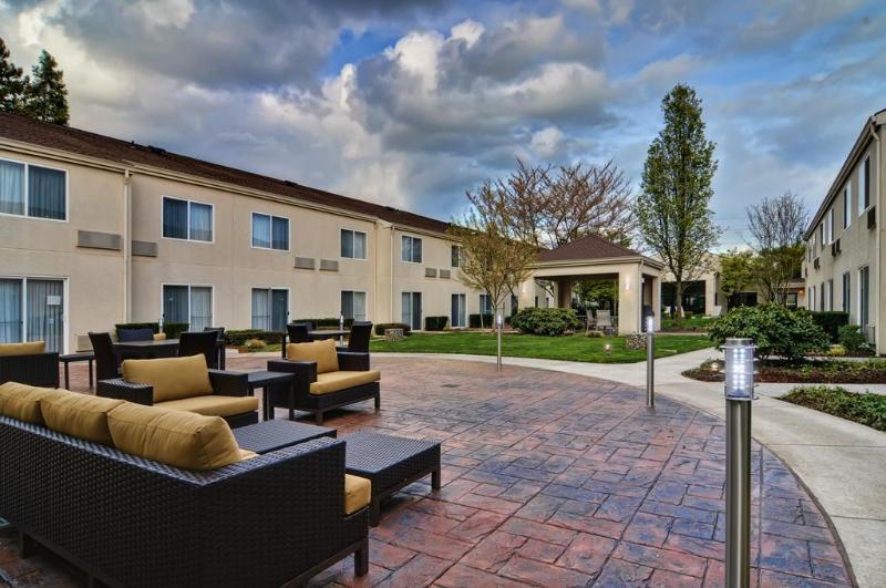 Hotel Courtyard By Marriott Eugene Springfield Extérieur photo